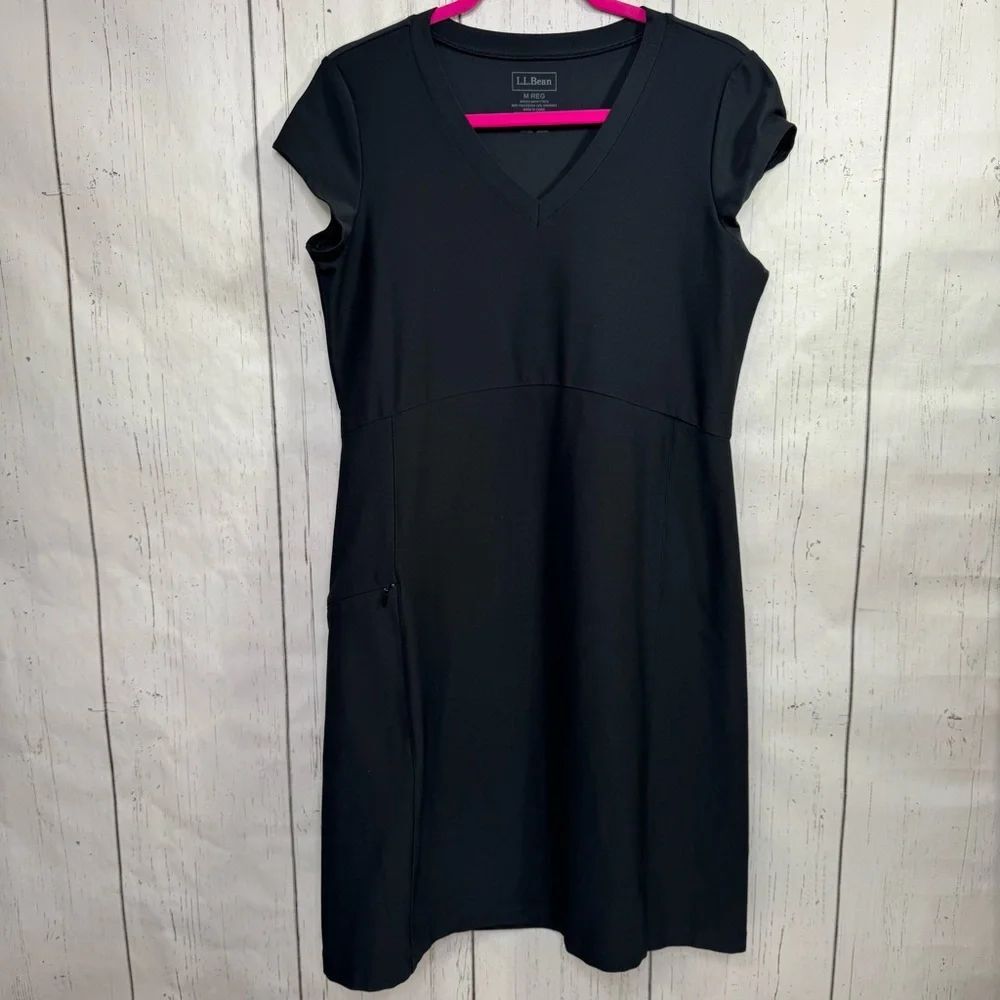 L.L.Bean Black Active Travel Dress V Neck Stretch Short Sleeve Size M Athleisure